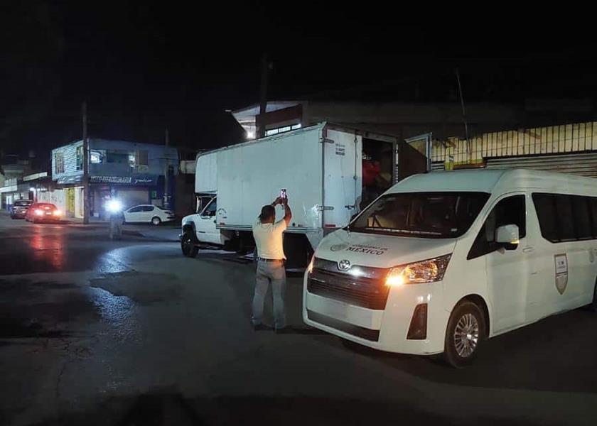 72 migrantes centroamericanos, entre ellos 22 menores no acompañados, fueron hallados hacinados en la caja un vehículo de carga en Oaxaca (EFE/Instituto Nacional de Migración).