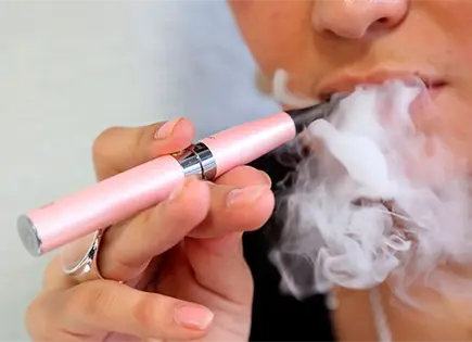 Director de Salud advierte sobre peligros de vapeadores y cigarros electr&oacute;nicos