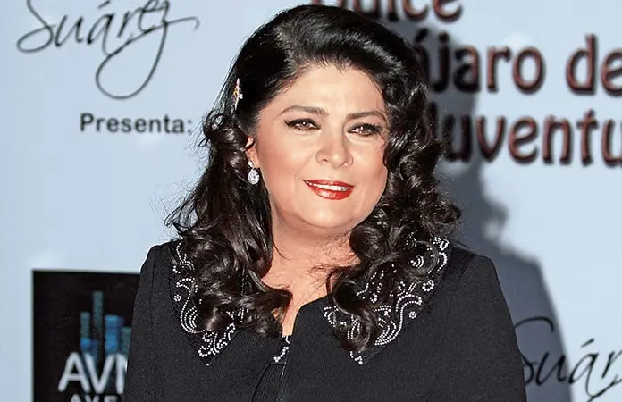 Victoria Ruffo muestra apoyo a Maribel Guardia en momentos difíciles