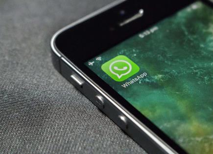 Alertan sobre mensajes falsos del SAT en WhatsApp