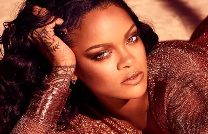 Rihanna presenta a su hija recién nacida en conmovedoras fotos