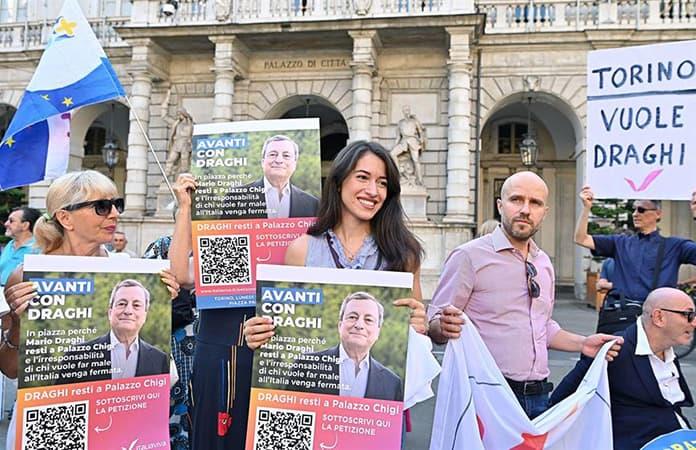 Italianos se manifiestan a favor de la continuidad de Mario Draghi como primer ministro / Foto: EFE