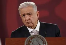 Ordena INE editar ma&ntilde;anera de AMLO por dichos a favor de Sheinbaum