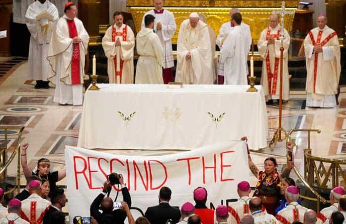 Los indígenas piden al papa que rescinda la llamada Doctrina del descubrimiento / Foto: AP