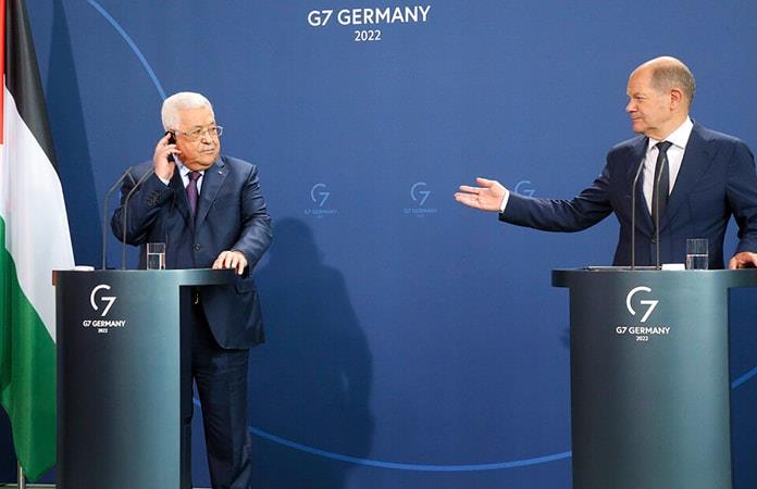 El presidente palestino, Mahmud Abás y el canciller alemán, Olaf Scholz / Foto: AP