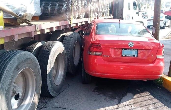 Dos Lesionadas, En Aparatoso Accidente Vial