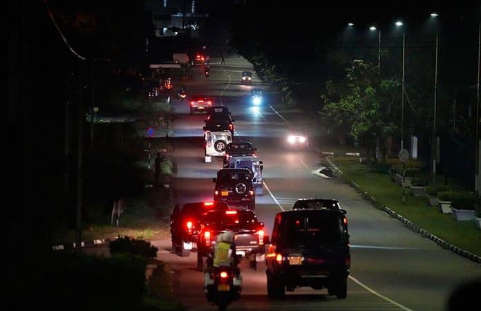 Caravana que supuestamente escoltaba a Rajapaksa
