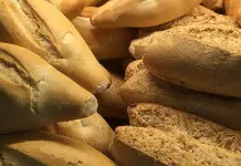 ¿Cuál de estos alimentos, el bolillo o la tortilla, tiene más calorías?