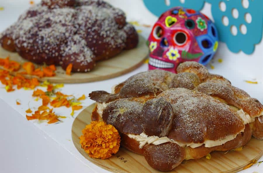 Ceniza de maíz y azúcar de cempasúchil crean el nuevo pan de muerto en  Guadalajara (FOTOS)