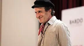 Daniel Gim&eacute;nez Cacho debuta como director con Juana en M&eacute;xico