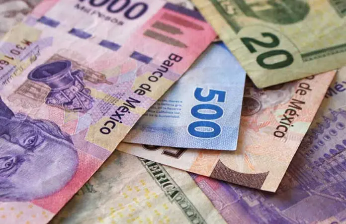 Peso mexicano retoma fuerza: Banamex ajusta dólar a 17.50 para 2026
