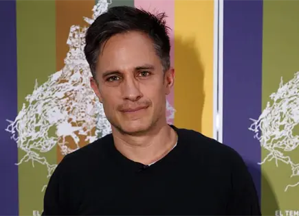 Gael Garc&iacute;a celebra gran momento de M&eacute;xico en el Mundial