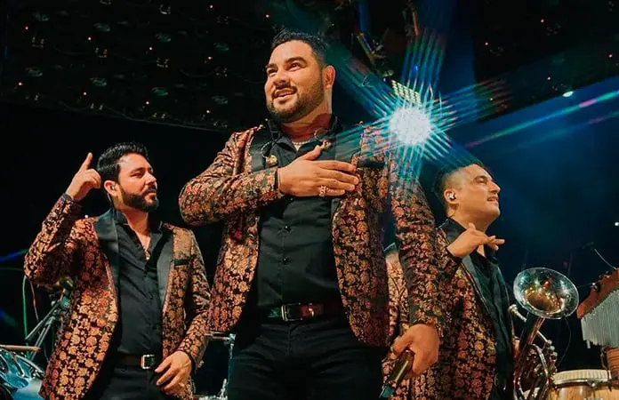 Banda MS y Bacilos fusionan géneros en concierto virtual