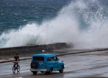 Florida se prepara para la llegada del huracán Helene; declaran estado de emergencia