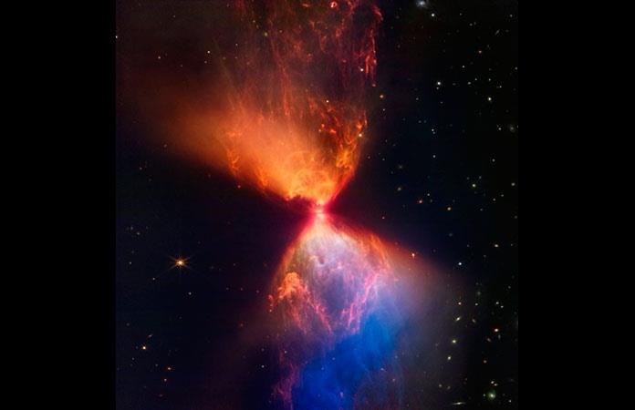 Telescopio James Webb revela imágenes de nacimiento de estrella
