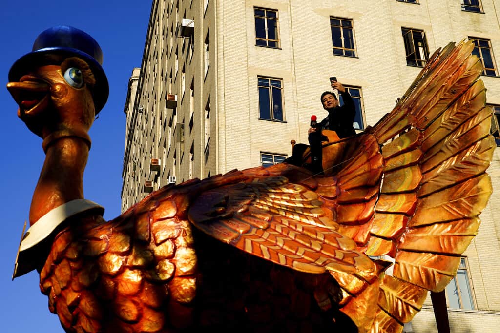 Miles disfrutan del desfile de globos gigantes en NY