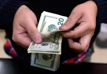 D&oacute;lar se dispara y ara&ntilde;a los 21 pesos