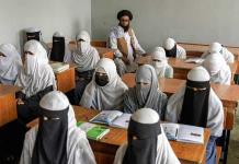 Talibanes extienden el veto a la educación a niños en dos provincias afganas