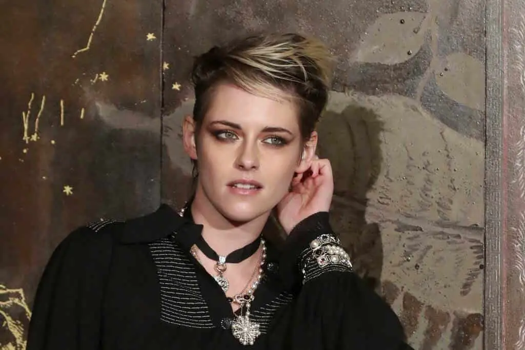 Kristen Stewart apuesta por la moda urbana con transparencias y actitud