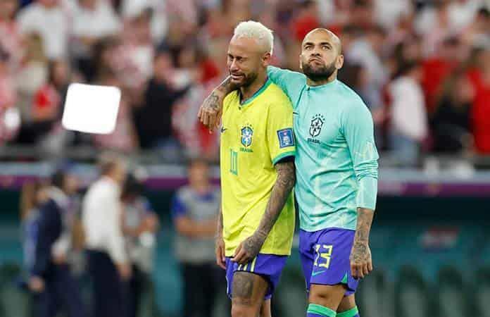 Neymar y Dani Alves / Foto: EFE