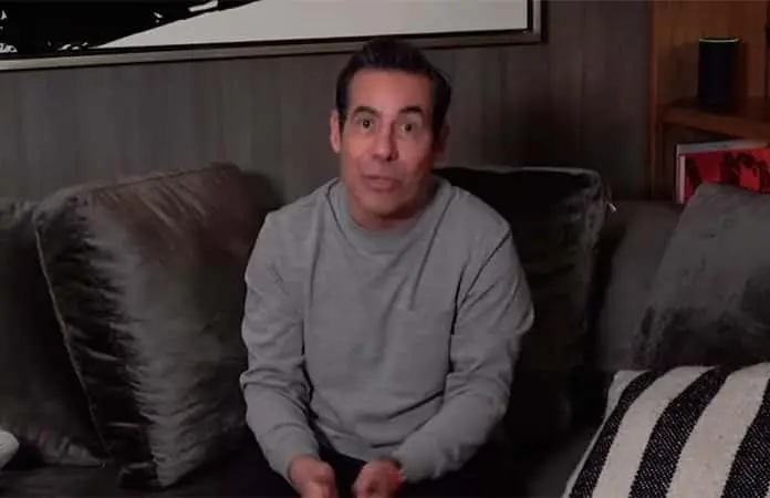 Yordi Rosado le cumple a su novia el sueño de su infancia