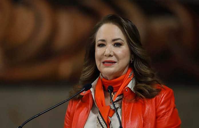 Yasmín Esquivel Es Citada Por La UNAM Para Defender Su Tesis