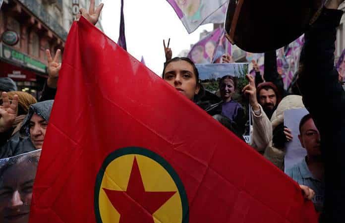 La comunidad kurda en Francia también realizó protestas en París / Foto: AP
