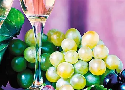 Tres postres con uvas que no pueden faltar en cena de Año Nuevo Tres postres con uvas que no pueden faltar en cena de Año Nuevo