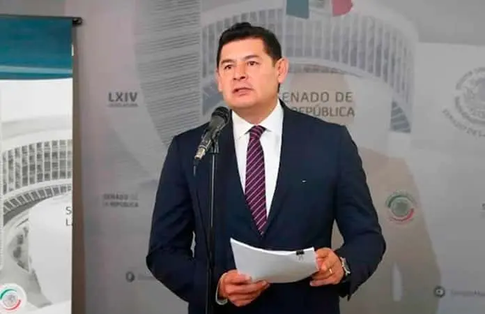 Gobernador de Puebla pide disculpas por comentario machista