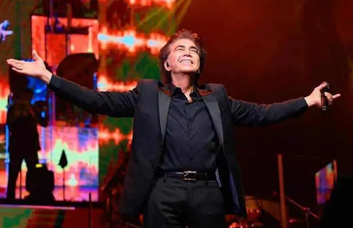 Desalojan a José Luis Rodríguez El puma de un avión