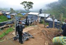 Ecuador destruye maquinaria de minería ilegal en zona aurífera de la Amazonía