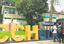 Ataque con Petardos en el CCH Naucalpan Ataque con Petardos en el CCH Naucalpan