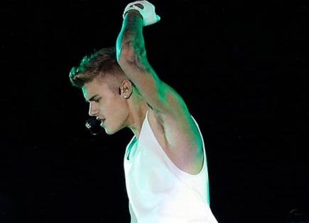 Explota Justin Bieber contra jóvenes que lo grababan en un hotel