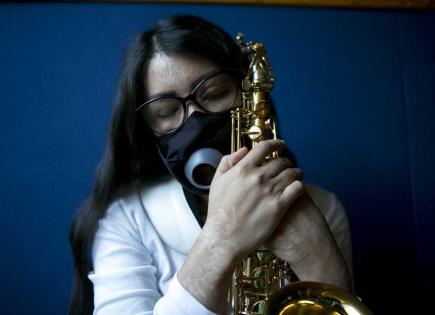 Exhiben a juez que absolvió a agresores de la saxofonista María Elena Ríos