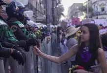 Publican decreto que establece l&iacute;mites al uso de la fuerza p&uacute;blica