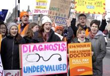 Los enfermeros en R.Unido elevan la presión al Gobierno con una nueva huelga