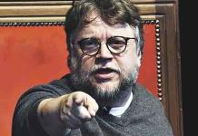 Del Toro presume alojamiento en la habitación más embrujada