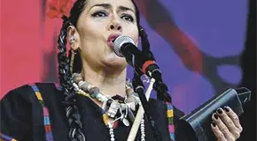 Lila Downs respalda al reguet&oacute;n y prepara colaboraci&oacute;n