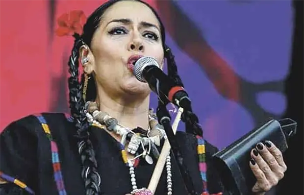 Lila Downs respalda al reguet&oacute;n y prepara colaboraci&oacute;n