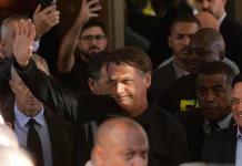 Bolsonaro entrega a las autoridades brasileñas otro paquete de joyas saudíes