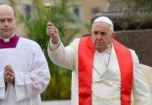 Defiende Francisco impartir sacramentos a divorciados vueltos a casar y sin continencia sexual