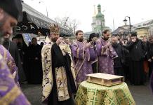 Dos ayuntamientos ucranianos desalojan a la iglesia “prorrusa” de sus templos