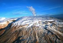 Geólogos detectan leve incremento en actividad del volcán Nevado del Ruiz en Colombia