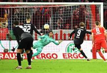 Friburgo echa al Bayern de la Copa con penal agónico