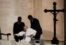 El papa recuerda la Guerra Fría y pide evitar la violencia