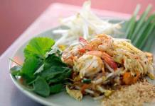 Pad thai, la historia y el mito detrás del plato más famoso de Tailandia
