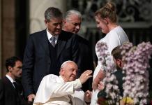 El papa afirma que las mujeres son generosas aunque a veces hay alguna neurótica