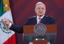 AMLO anuncia convocatoria para médicos jubilados