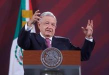 AMLO advierte que seguirá mirando al pasado para saber a dónde va