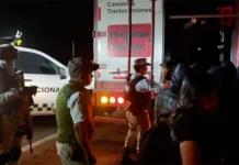 Rescatan a migrantes que viajaban hacinados en tráiler en Veracruz